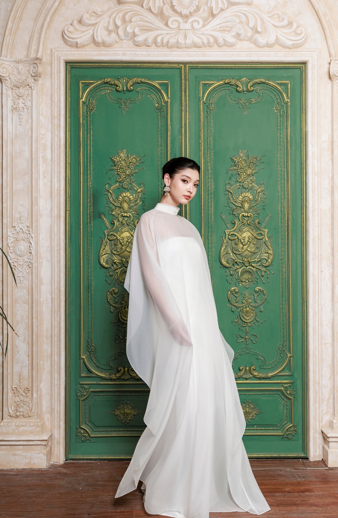 Sotto Voce in Ivory, view 16