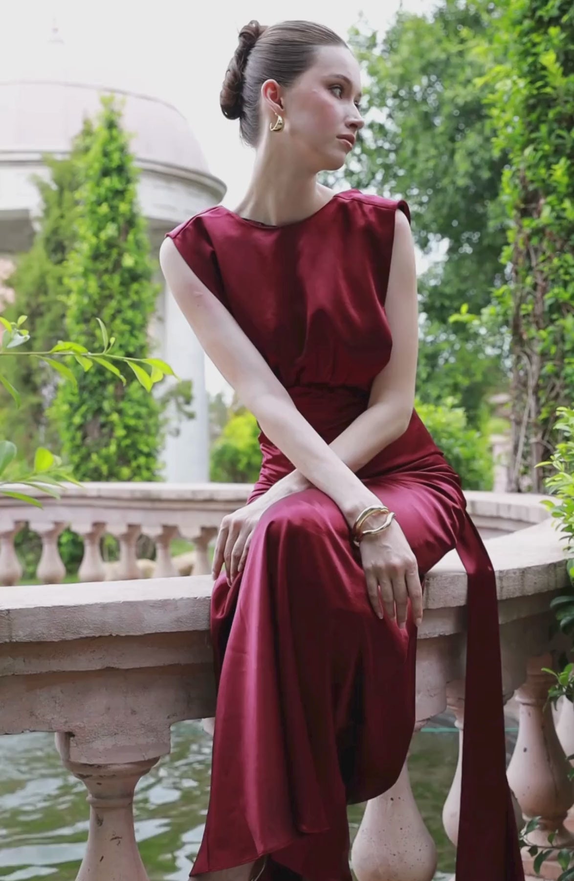 Sospiro Dress in Burgundy, video 2